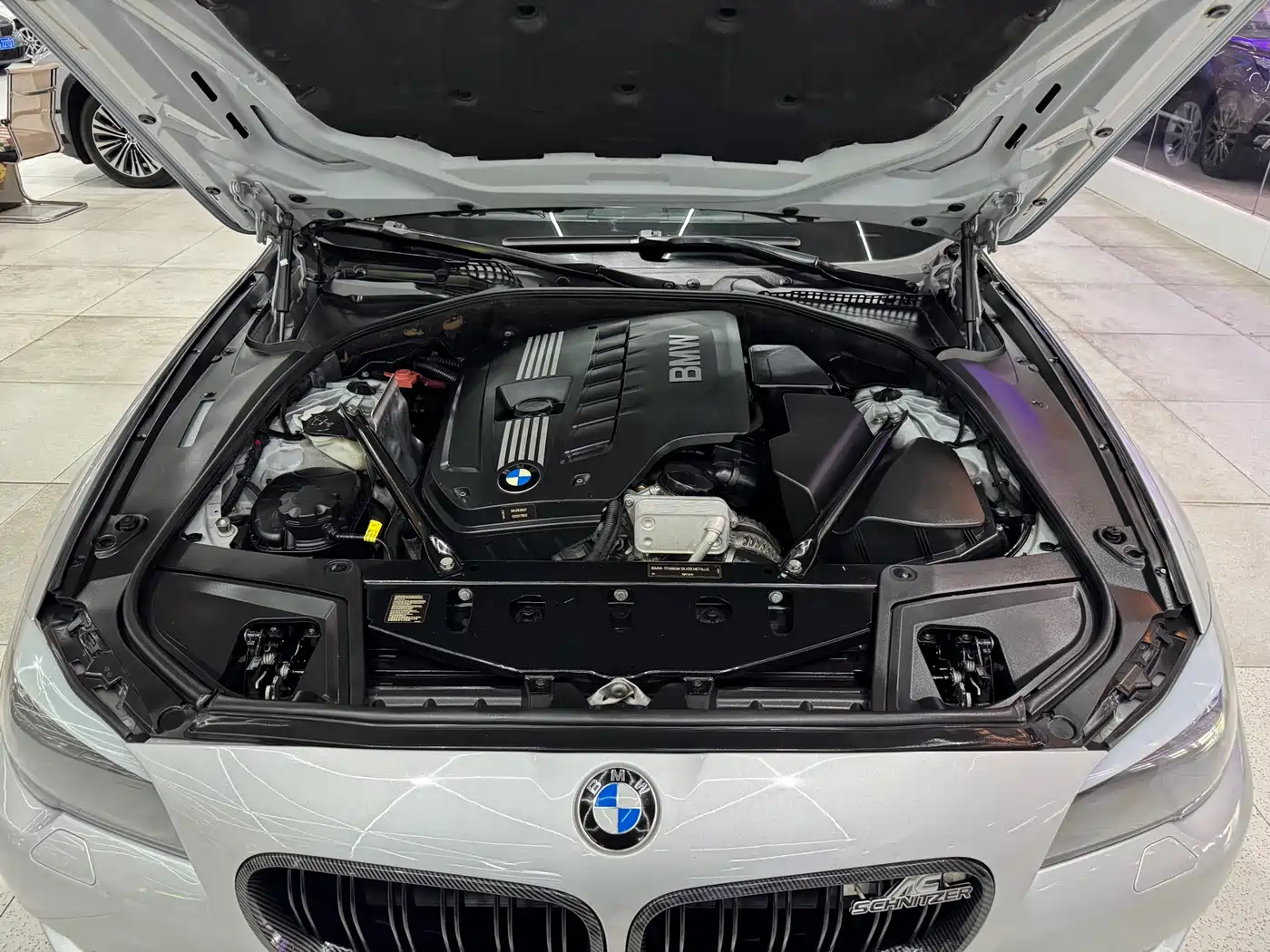 BMW 5 Series 2011 528Li Luxury фото 12