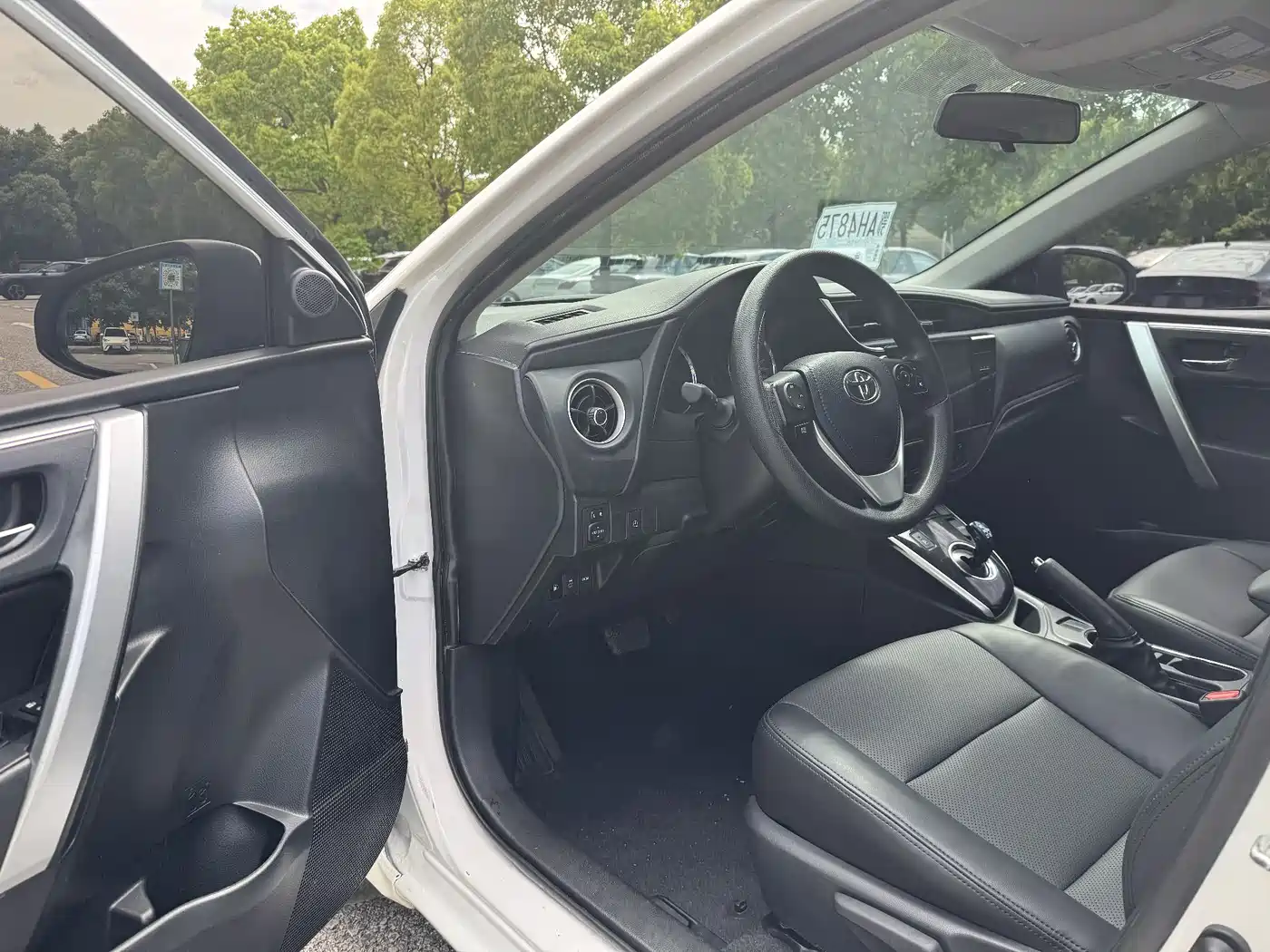 Toyota Corolla Twin Engine E+ 2020 1.8L E-CVT Comfort Edition фото 4