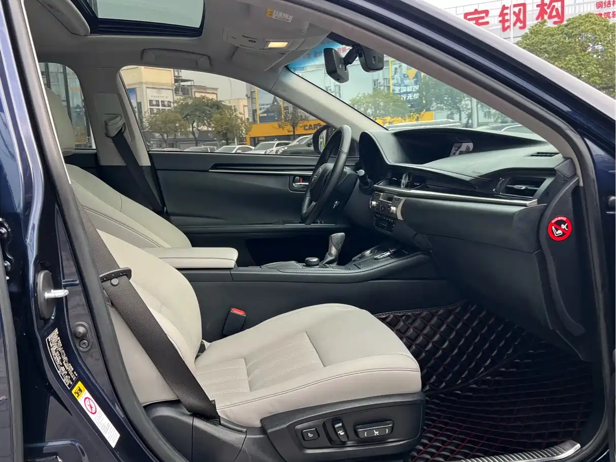 Lexus ES 2015 200 Elite Edition фото 14