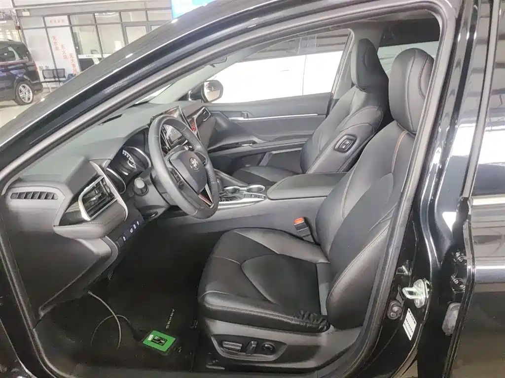 Toyota Camry 2023 2.0GVP Leading Edition фото 15