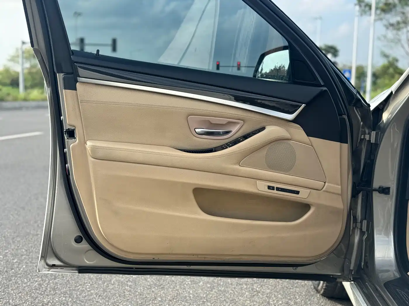 BMW 5 Series 2011 528Li Luxury фото 14