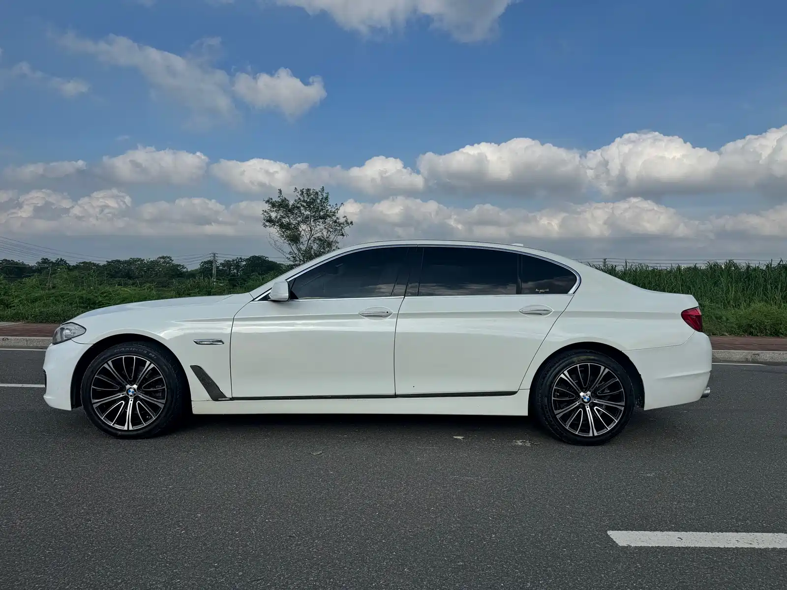 Photo 23 - BMW 5 Series