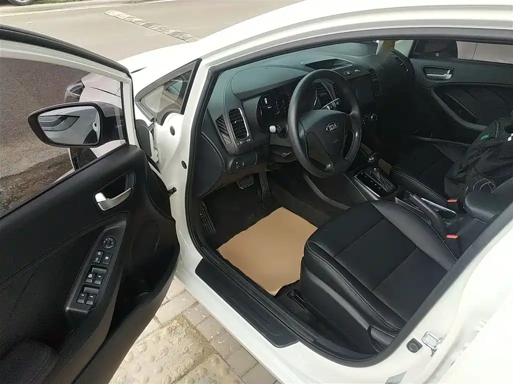 Kia K3 2016 1.6L Automatic GLS фото 16