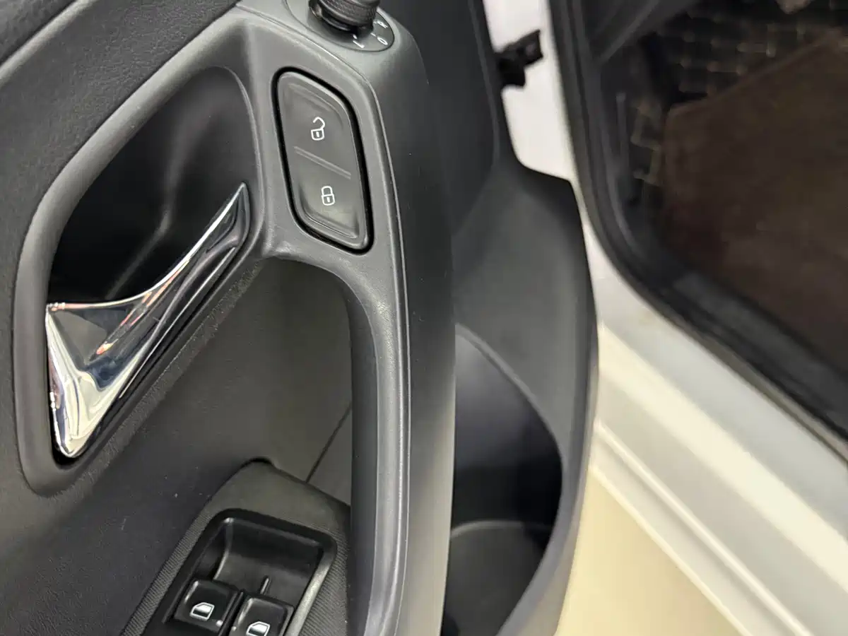 Volkswagen Polo 2018 1.5L Auto Safe Drive фото 10