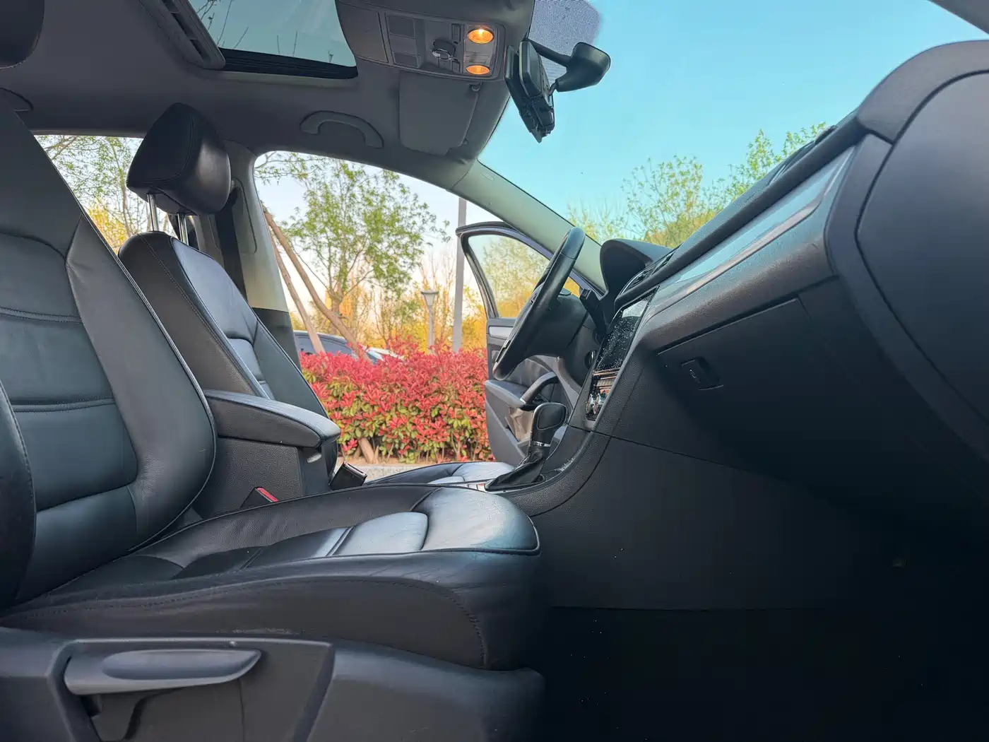 Volkswagen Passat 2014 1.8TSI DSG Luxury Edition фото 8