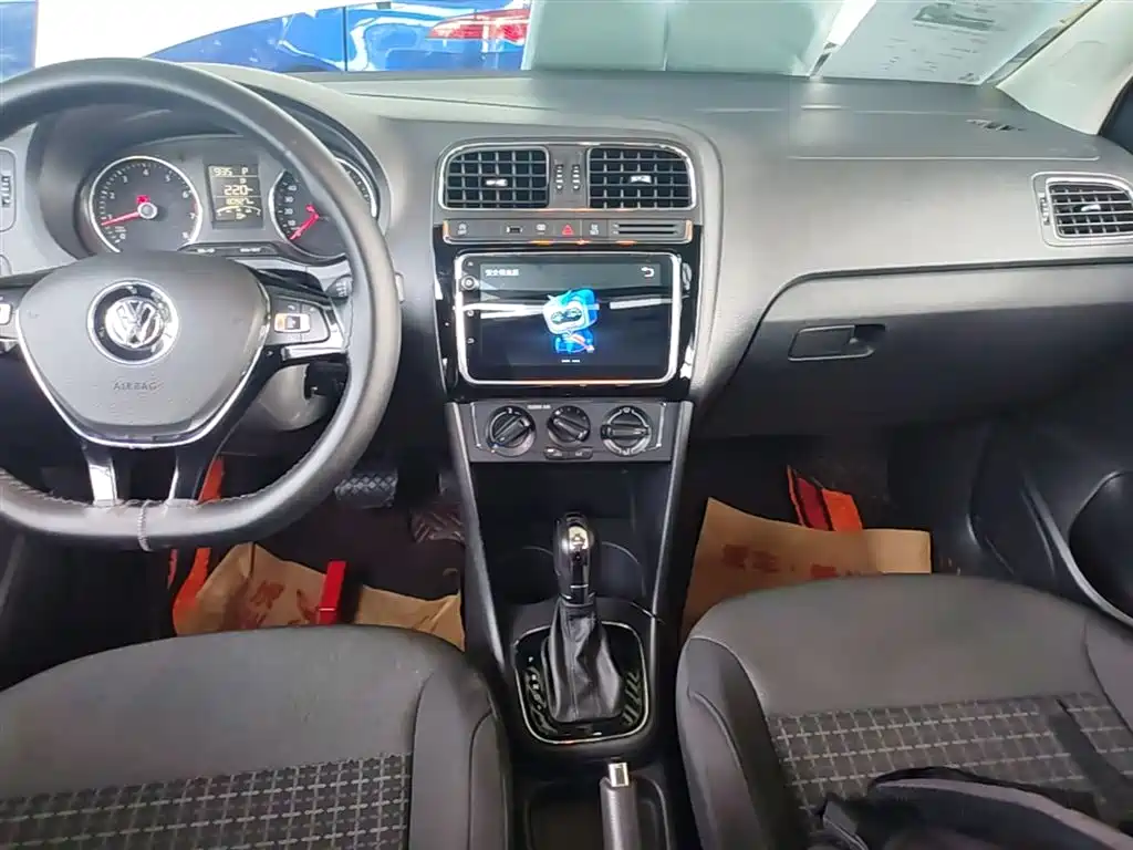 Volkswagen Polo 2018 1.5L Auto Comfort фото 13