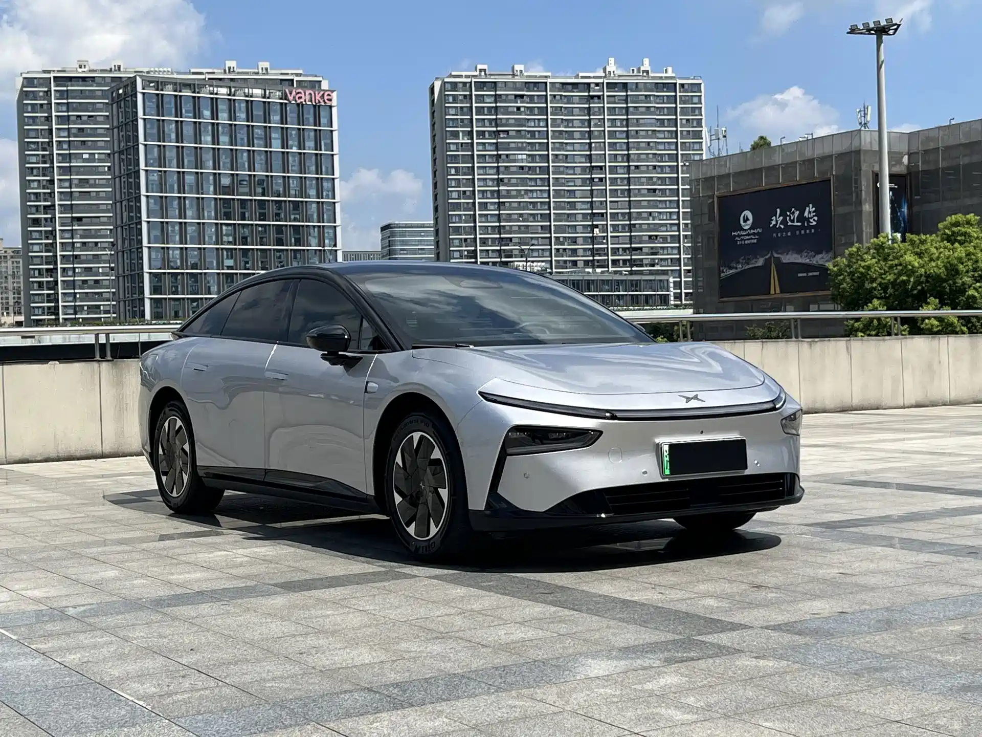 Фото 3 - XPeng P7+