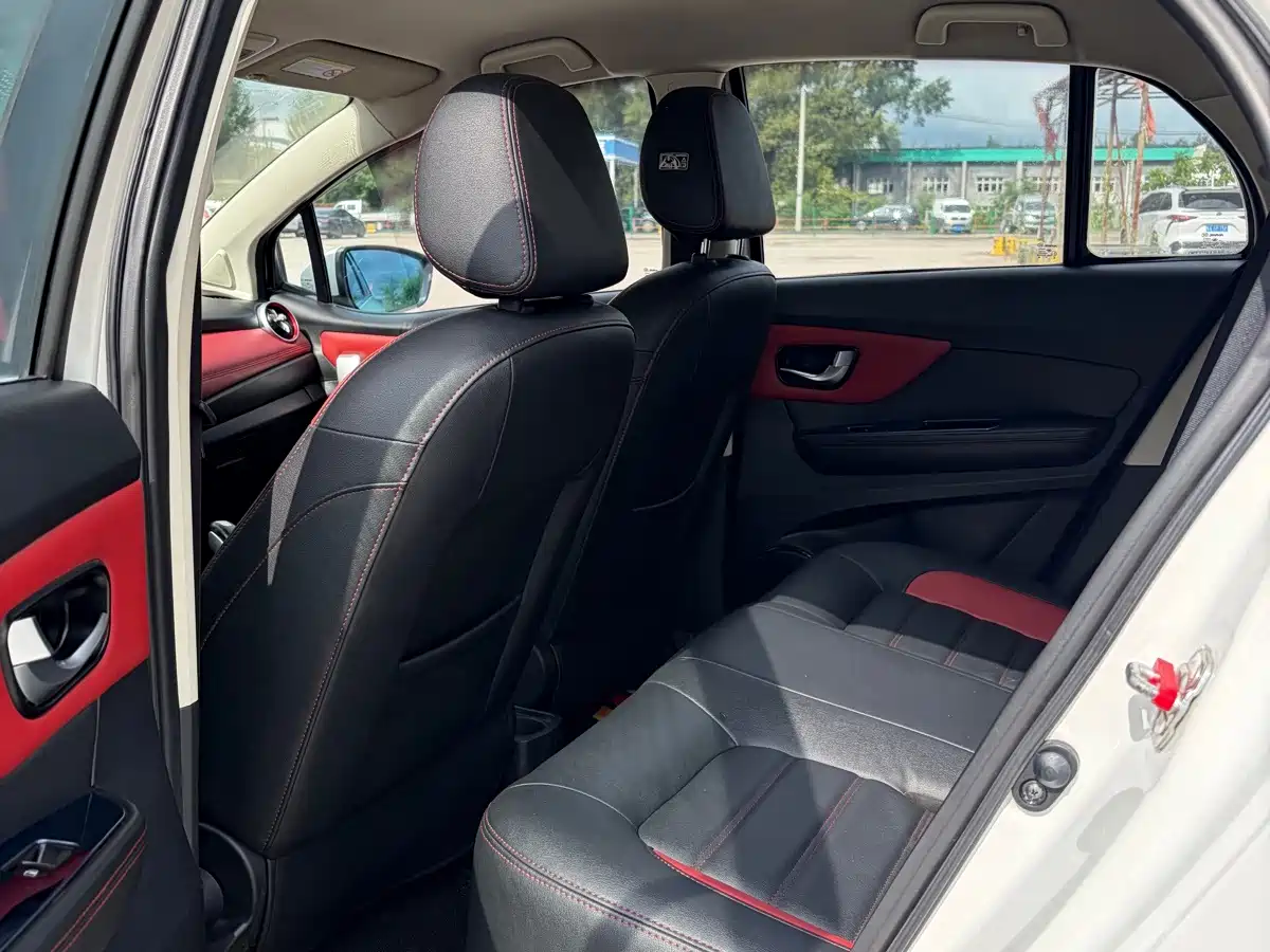 Haval H1 2015 2015 1.5L AMT Luxury