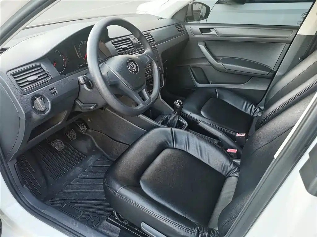 Volkswagen Santana 2016 1.6L Manual Trend Edition фото 20