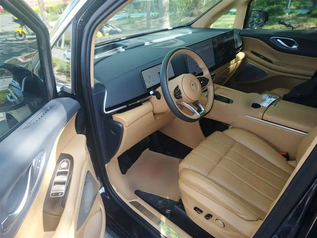 Voyah Auto Voyah Dreamer 2025 PHEV AWD Flagship Kunpeng Edition фото 12