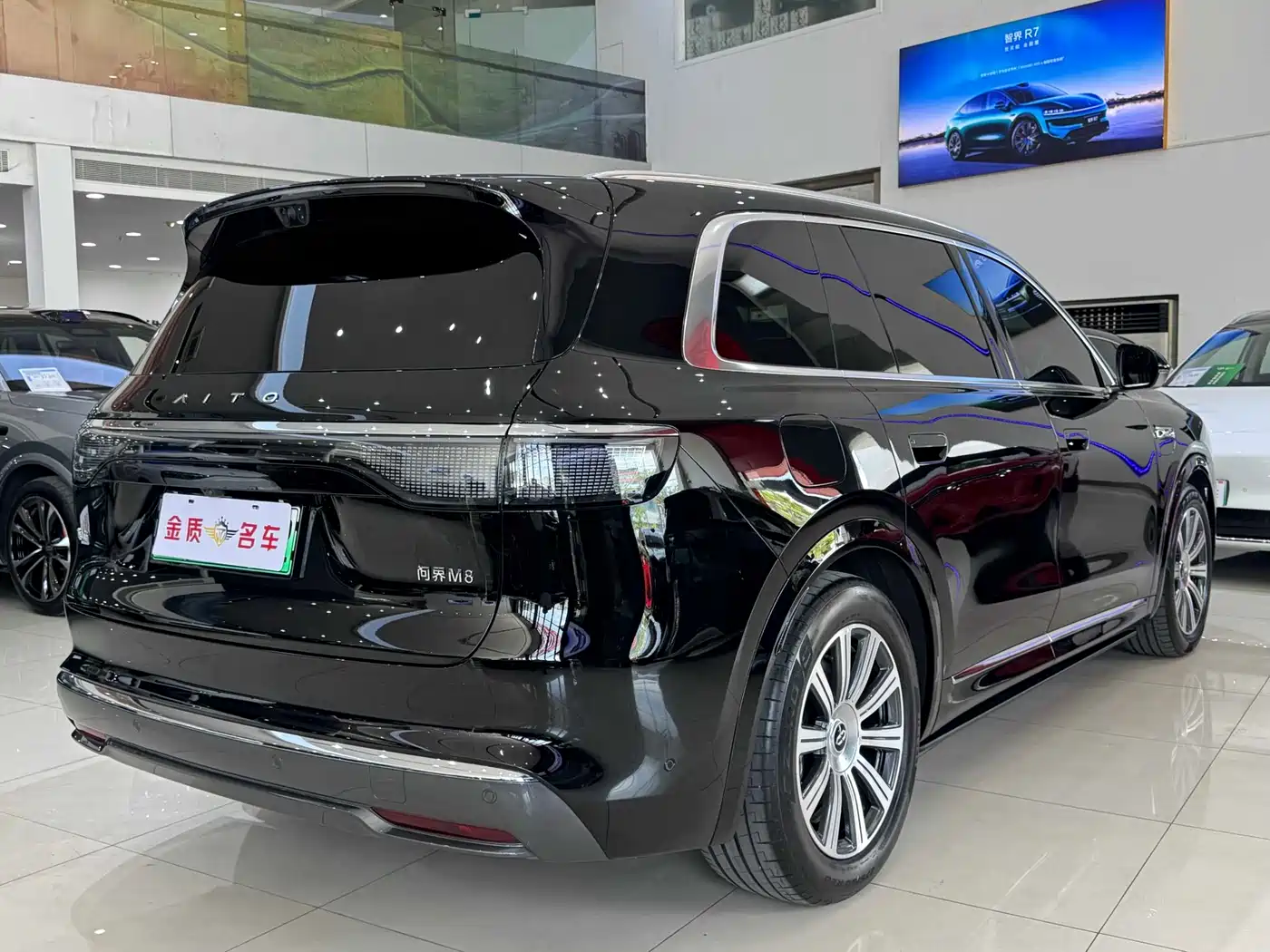 AITO Wenjie AITO M8 2025 Model Extended Range Ultra Edition 53.4kWh 5-Seater фото 14