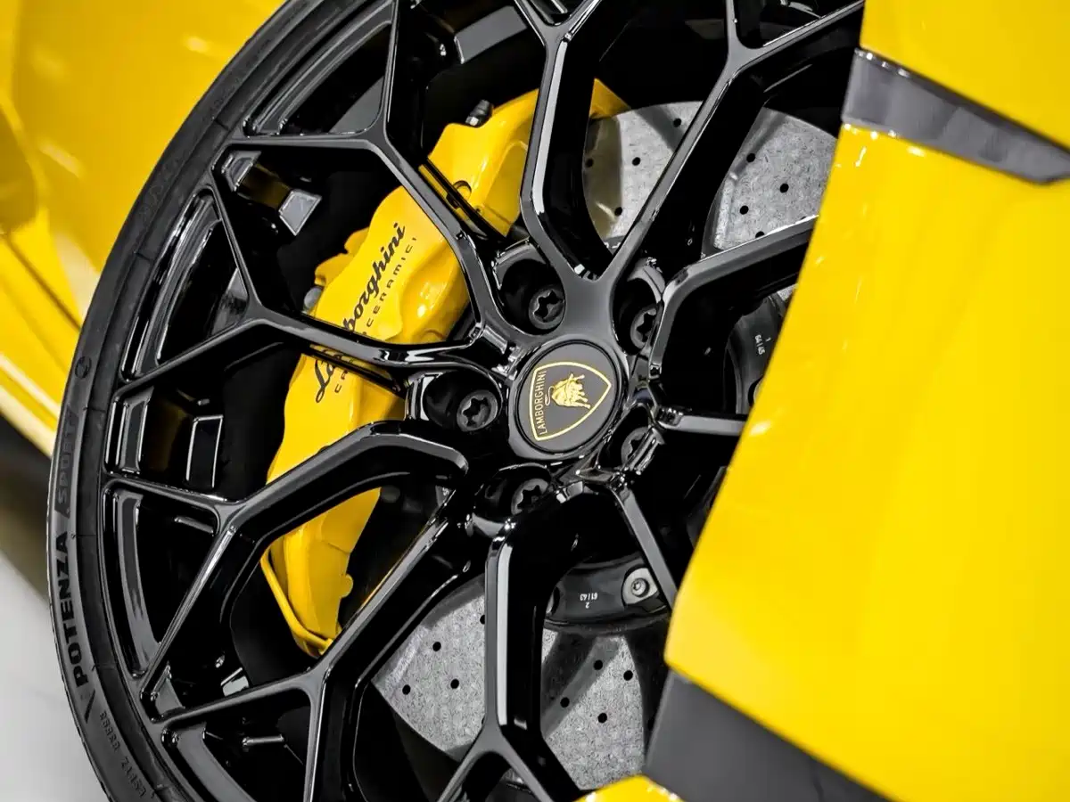 Фото 8 - Lamborghini Huracán