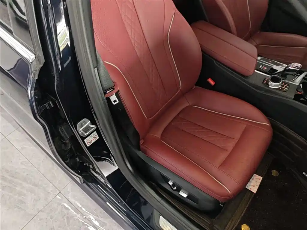 BMW 5 Series 2022 Model Second Facelift 530Li Leading M Sport Package фото 25
