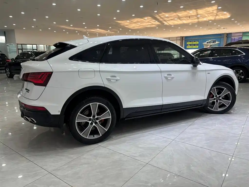 Audi Q5L Sportback 2022 Facelift 40 TFSI Luxury Style фото 2