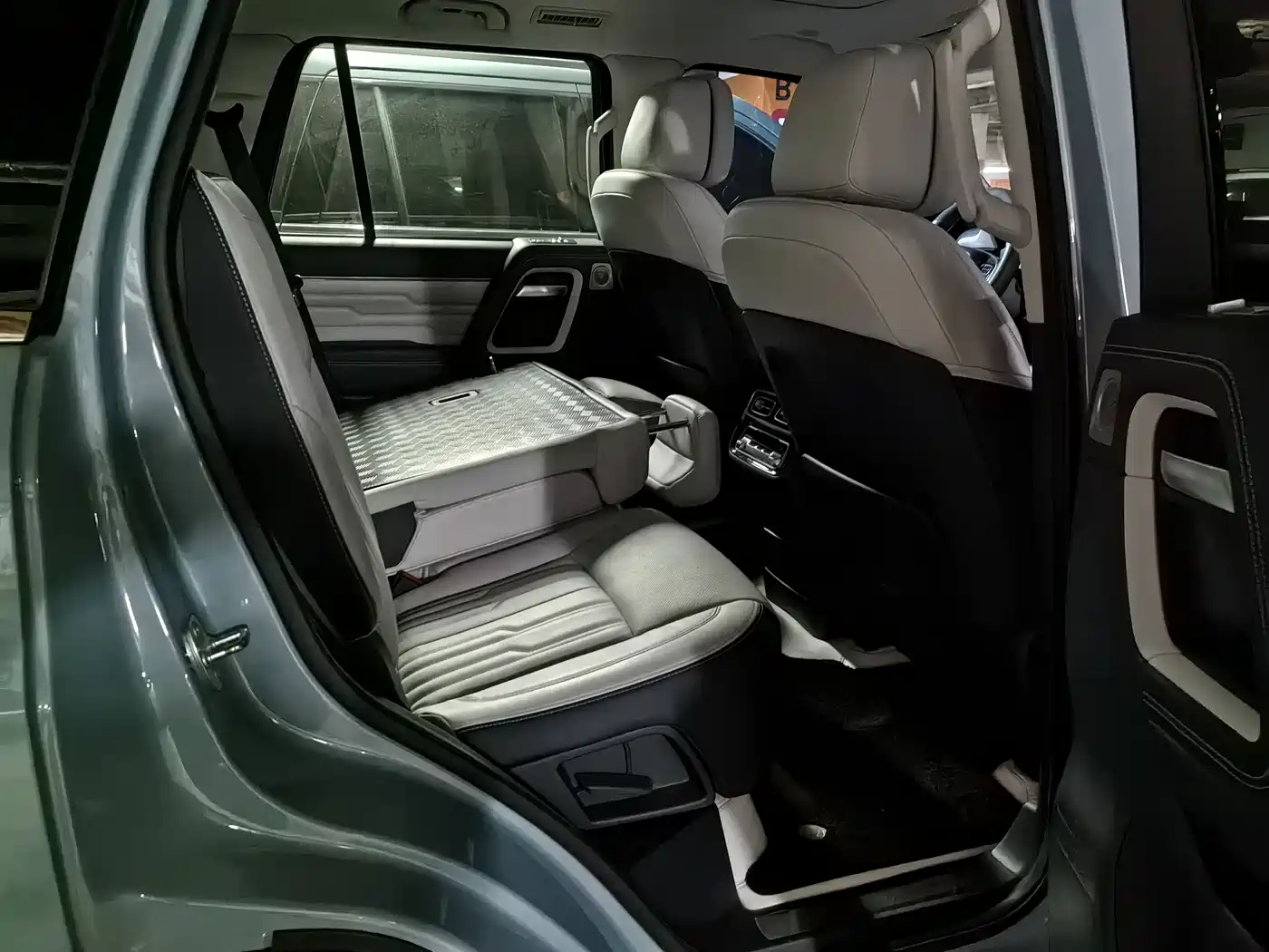 BAIC ORV Beijing Off-Road BJ60 2022 2.0T National Day Edition 7-Seater фото 8