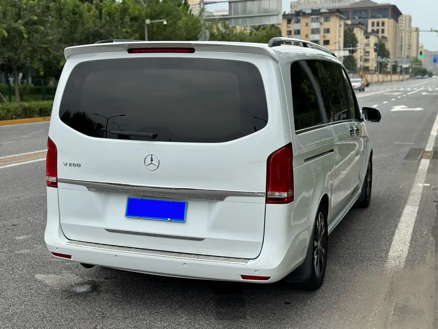 Mercedes-Benz V-Class 2017 Model V 260 Premium Edition фото 31