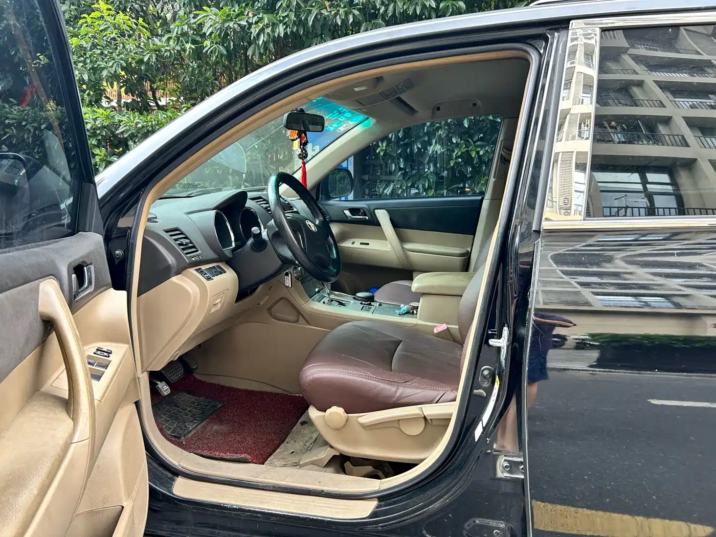 Photo 9 - Toyota Highlander