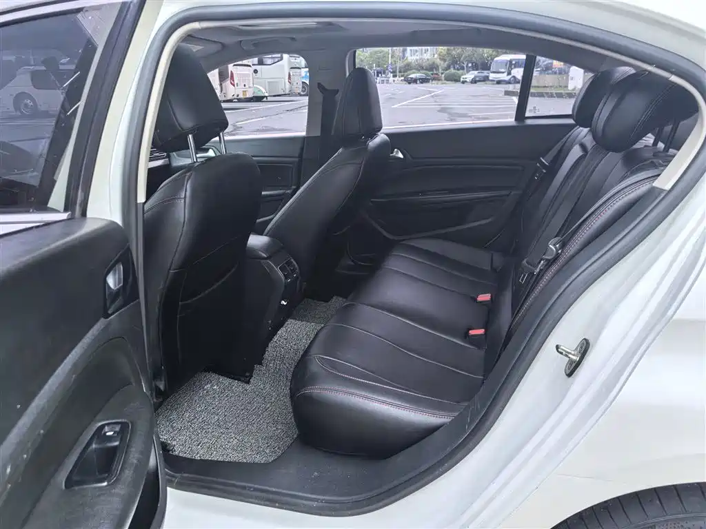 Peugeot 408 2018 350THP Automatic Luxury Edition фото 14