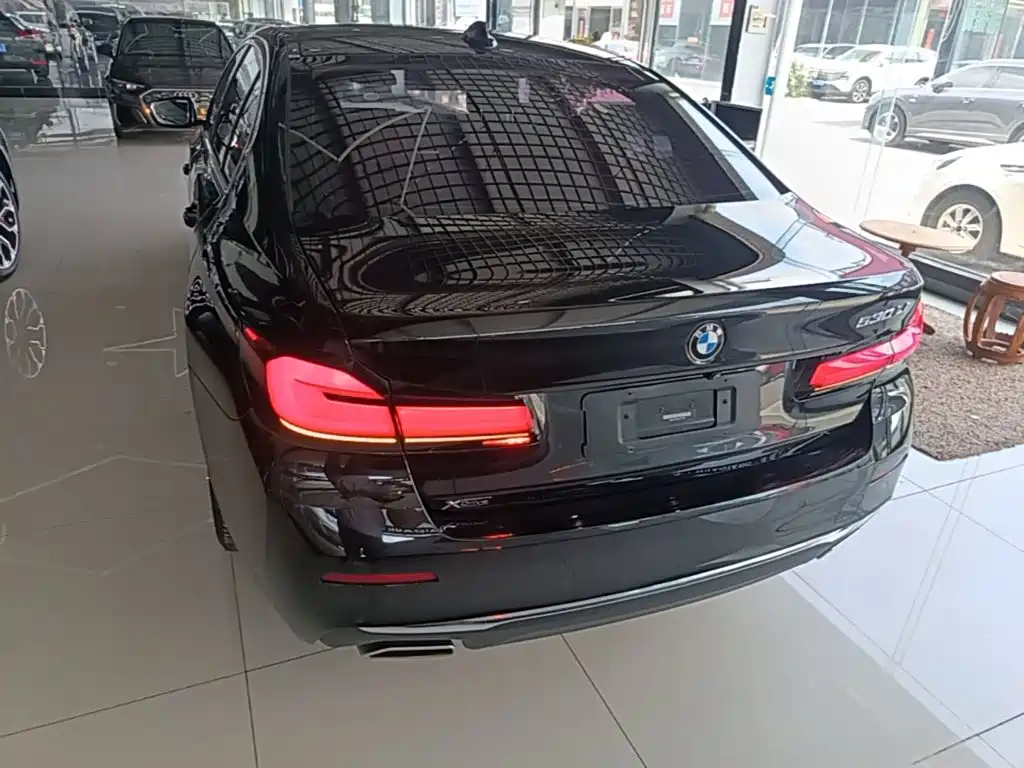 Фото 6 - BMW 5 Series