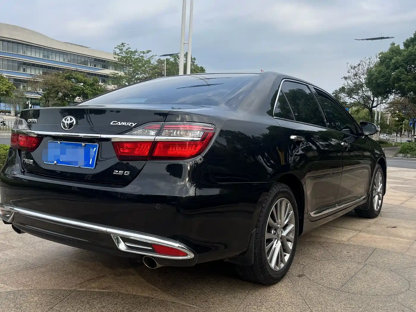 Toyota Camry 2016 2.5G 10th Anniversary Luxury Navigation Edition фото 7