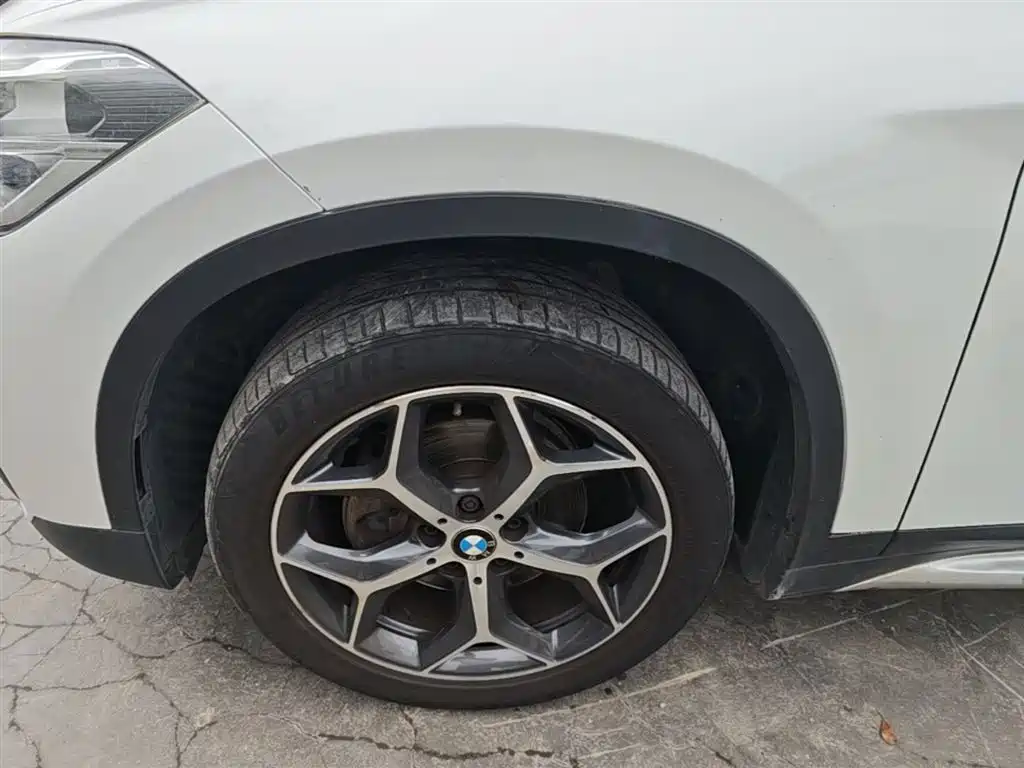 BMW X1 2018 sDrive18Li Premium Model фото 23