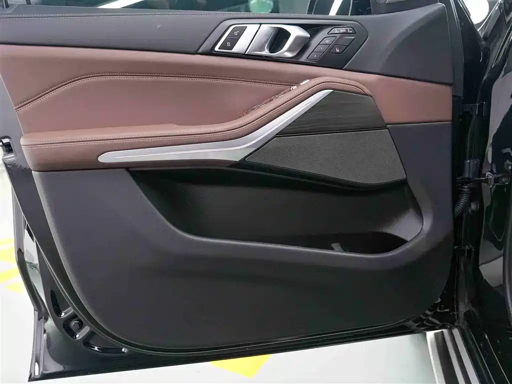 BMW X7 2023 xDrive40i Leading Luxury Package фото 9