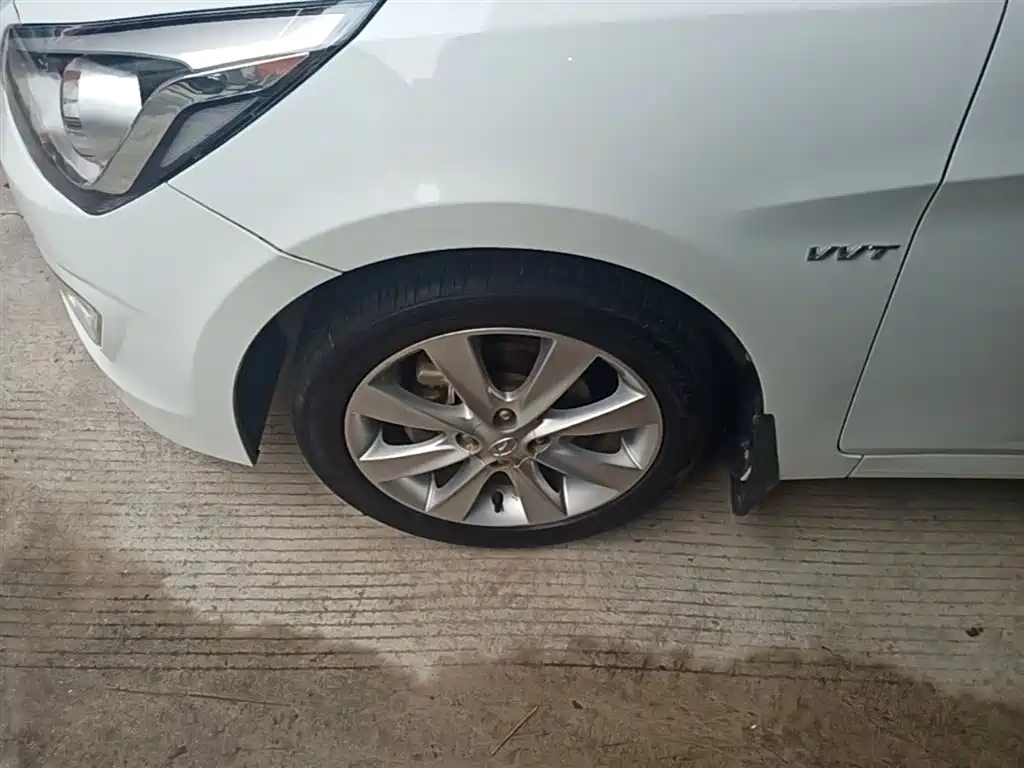 Hyundai Reina 2014 Model 1.6L Automatic TOP фото 23