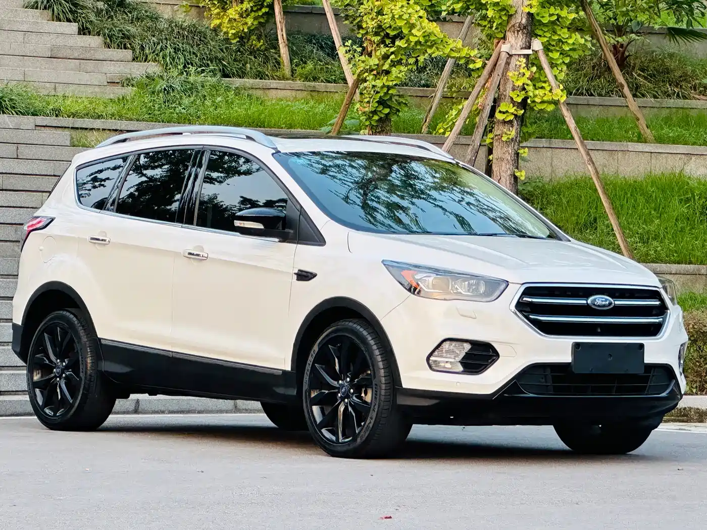 Фото 2 - Ford Kuga