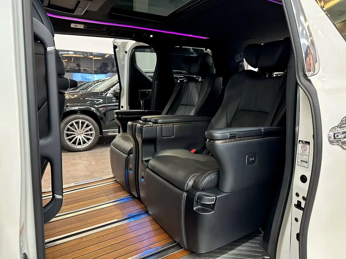 Toyota Alphard 2018 Facelift 3.5L Premium Edition фото 8
