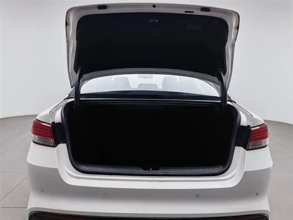 Kia K5 2016 1.6T Automatic LUX фото 16