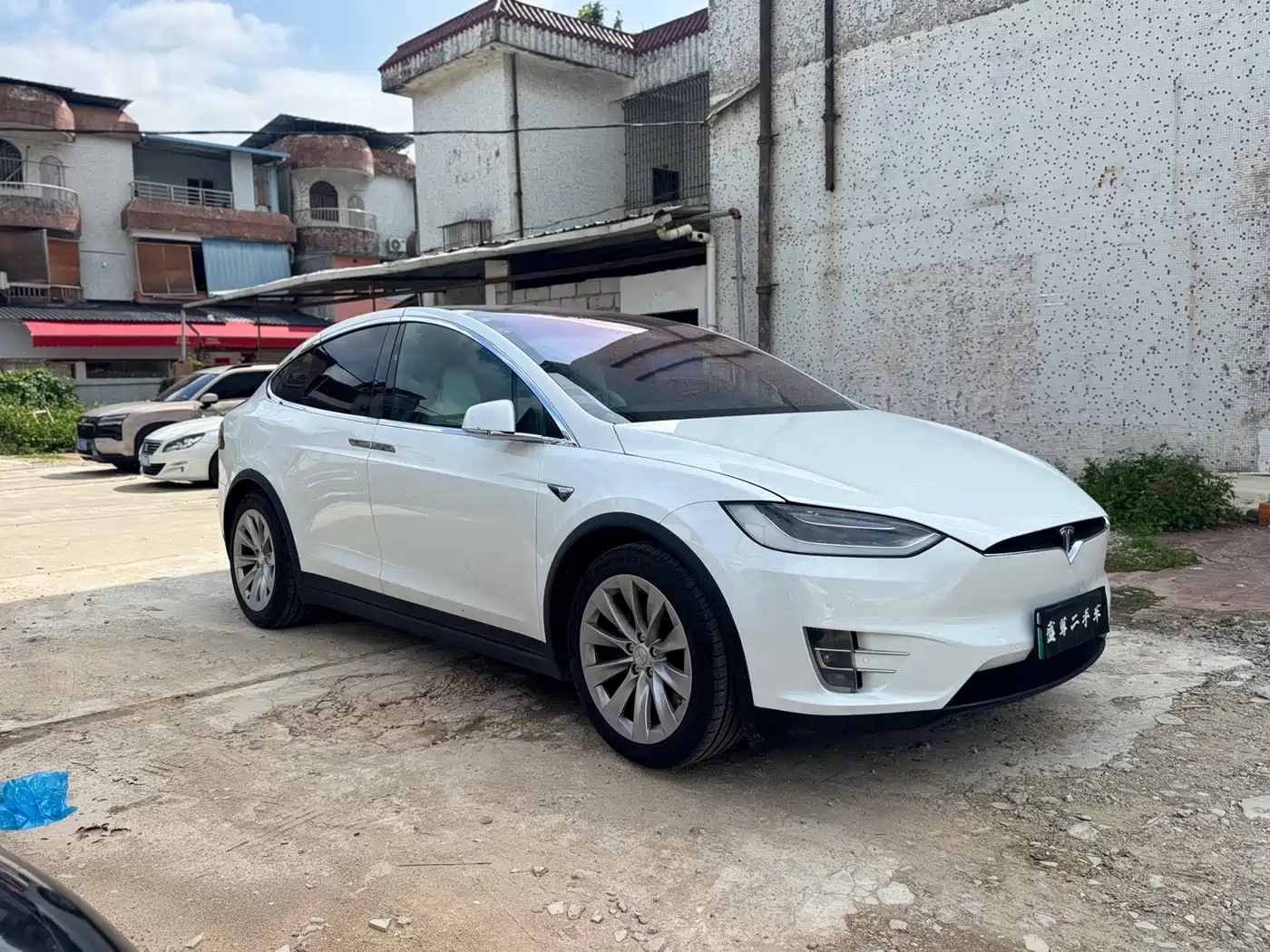 TESLA MODEL X