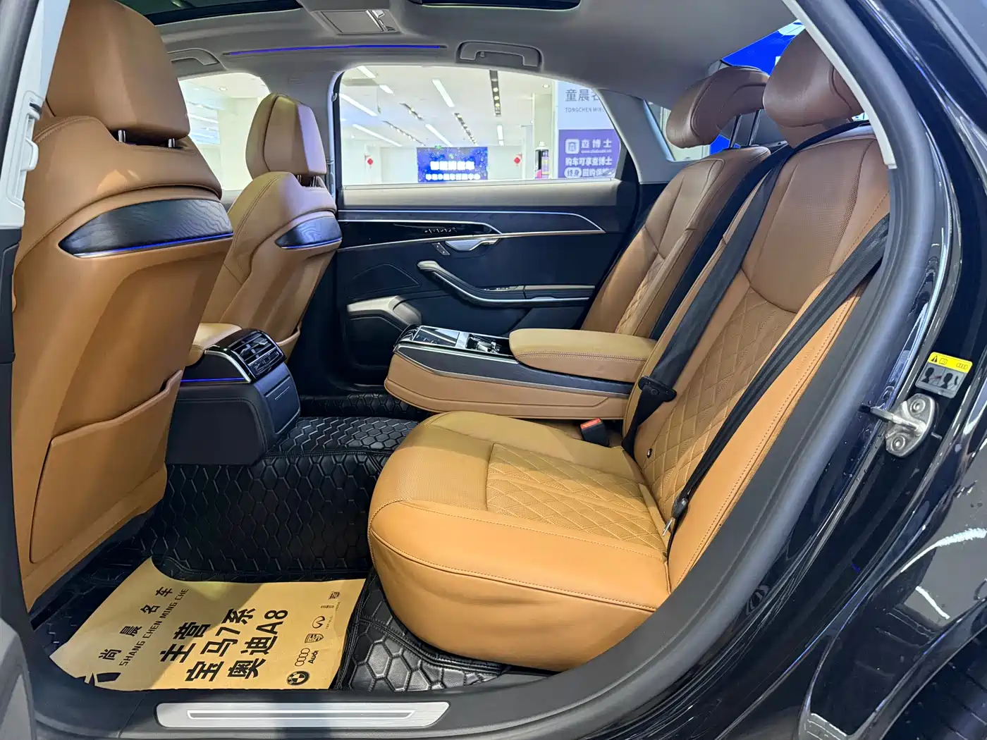Audi A8 2023 A8L 50 TFSI quattro Exclusive фото 12