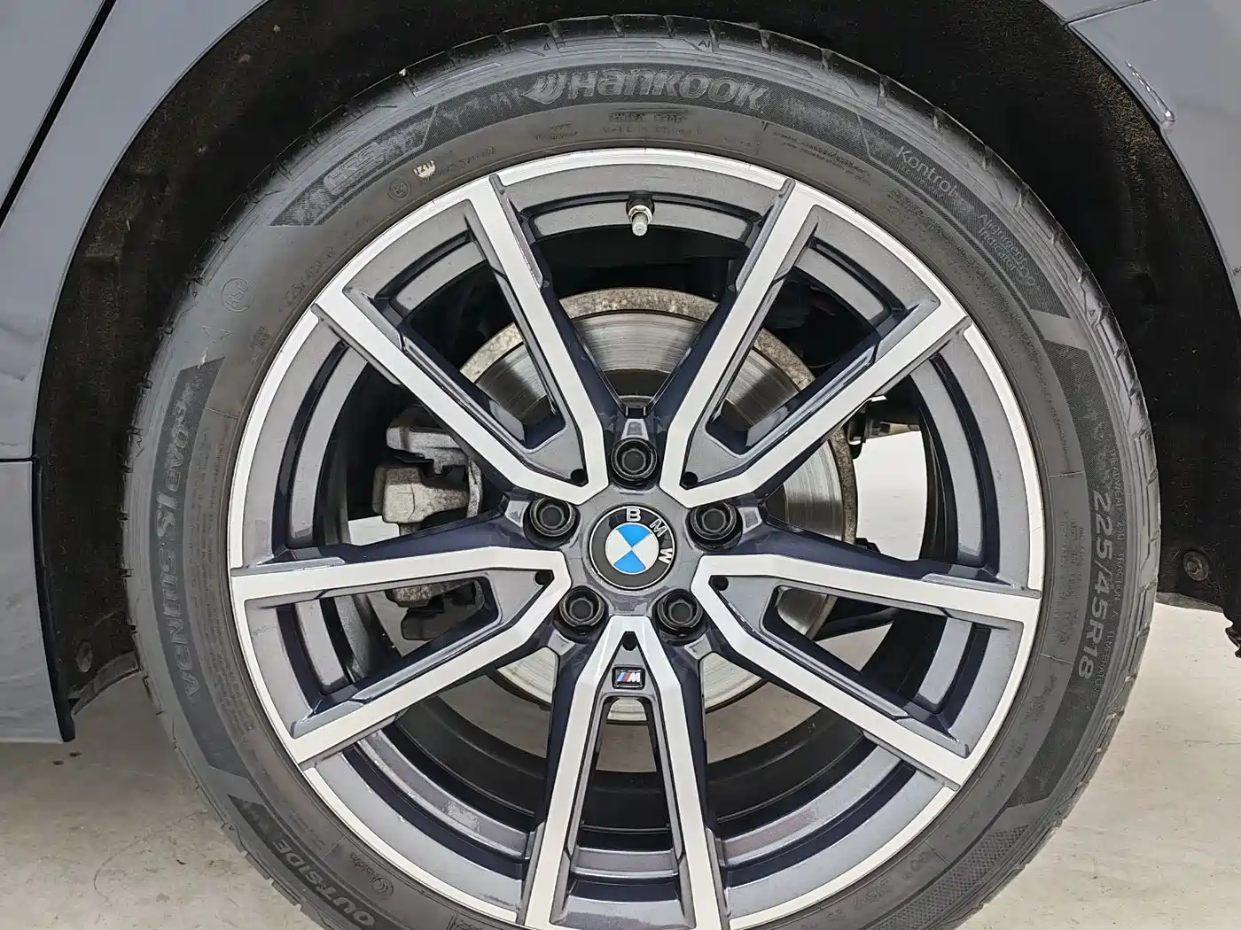 BMW 3 Series 2023 320Li M Sport Package фото 17