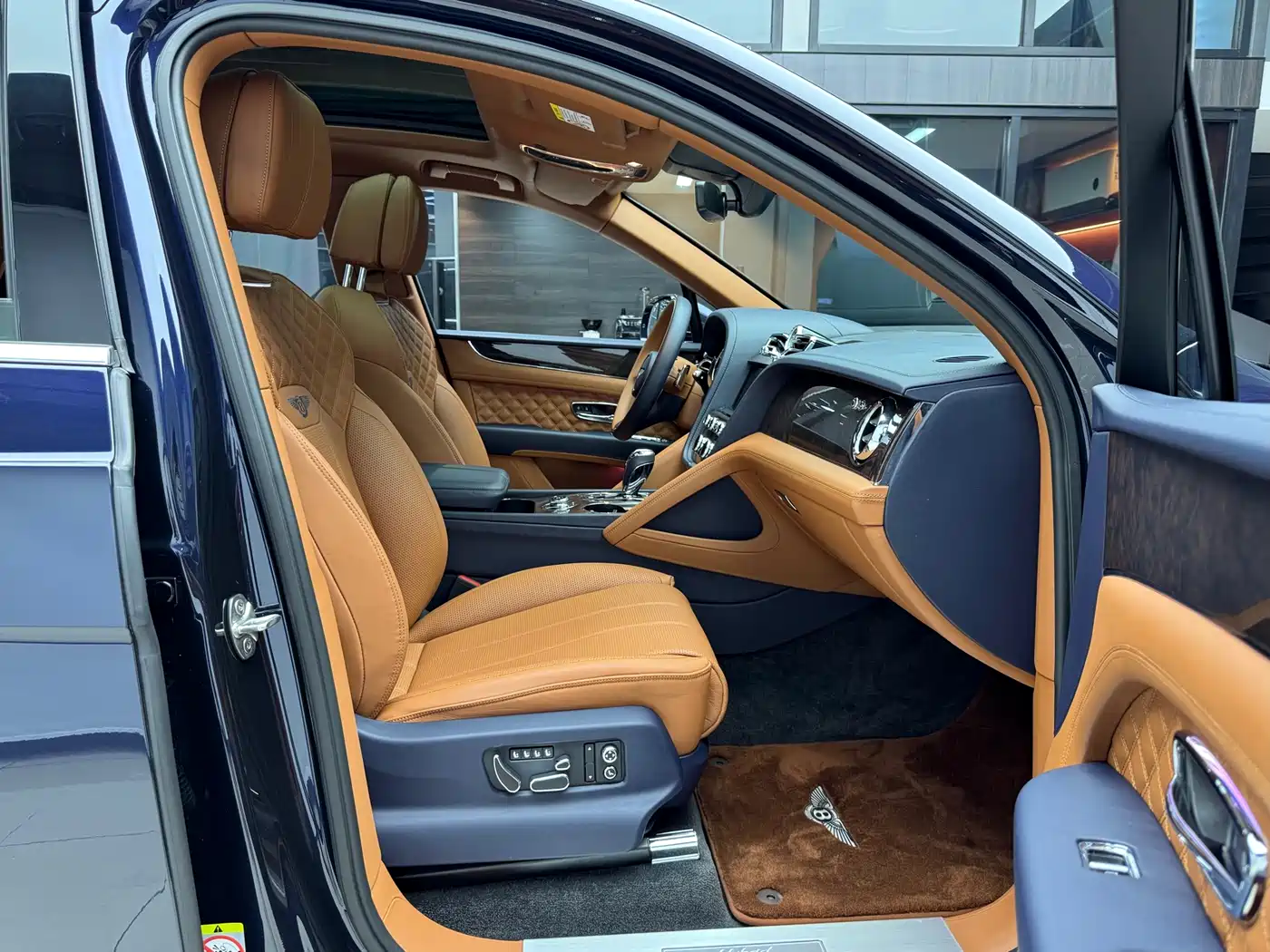 BENTLEY TIMYUE PLUG IN HYBRID