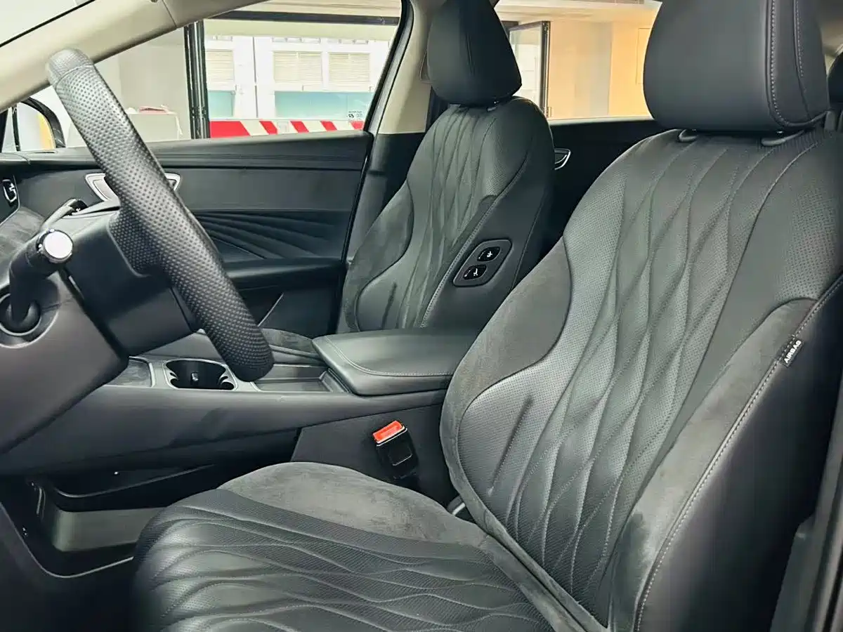 Roewe D7 2023 2023 DMH 125km Flagship Edition