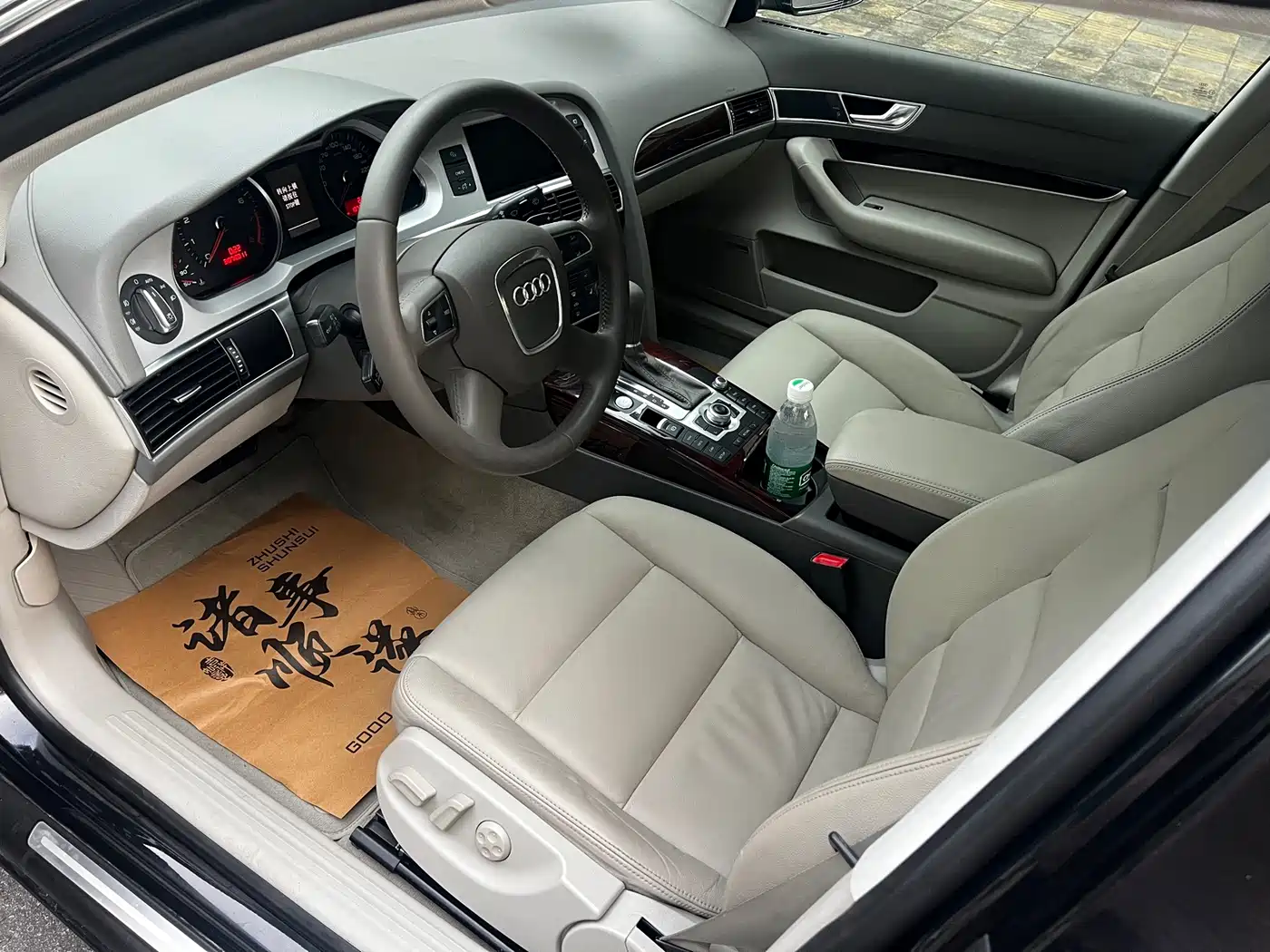 Фото 10 - Audi A6L