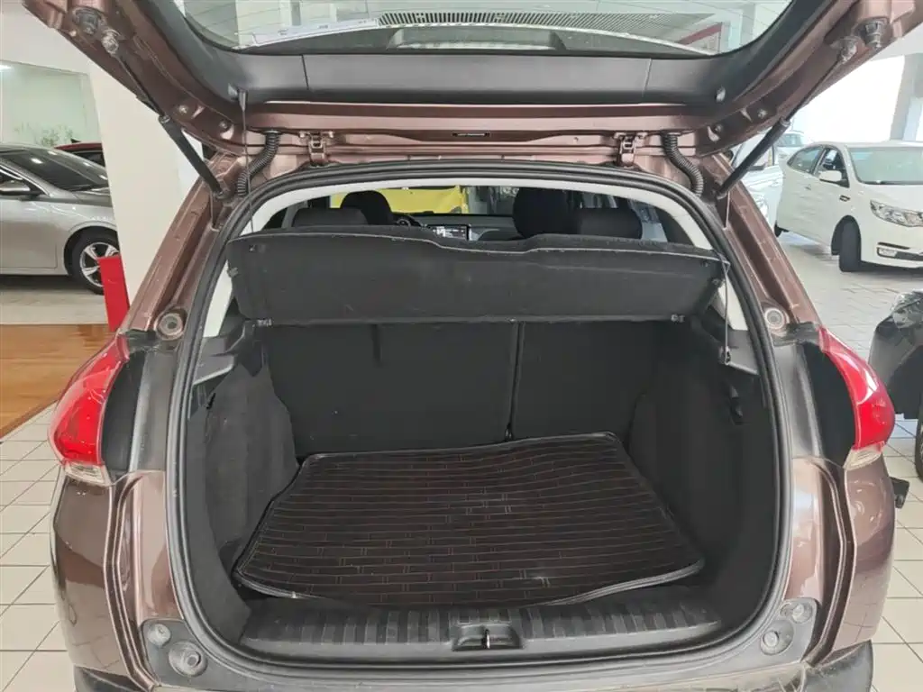 Peugeot 2008 2014 1.6L Automatic Trend Edition фото 19