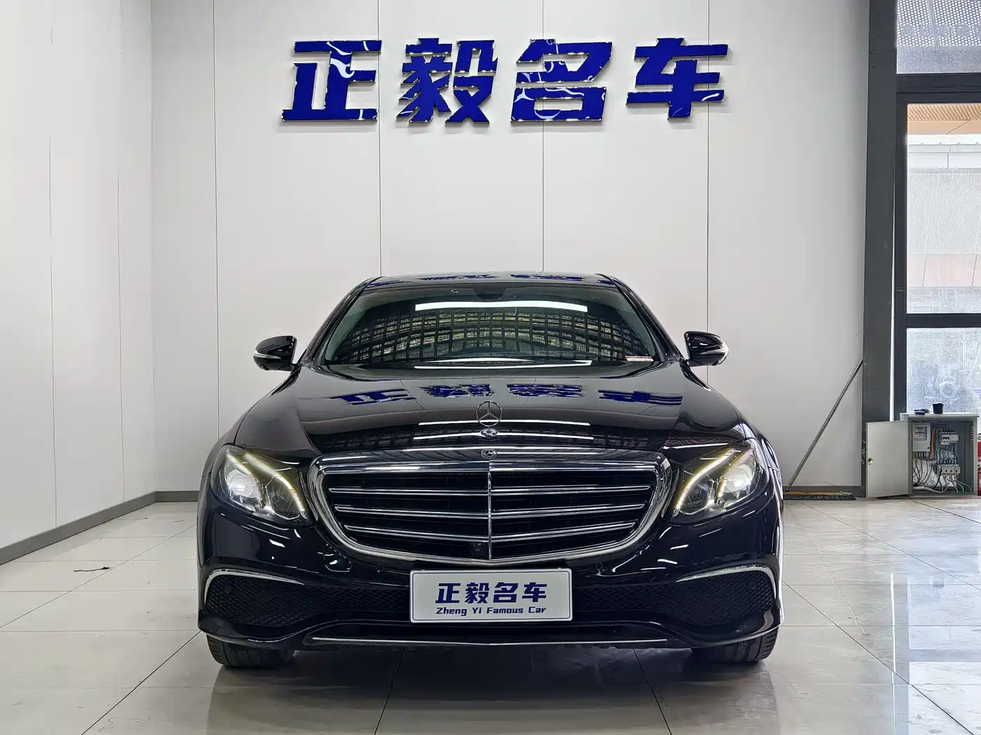Mercedes-Benz E-Class 2019 E 300 L Fashion фото 2