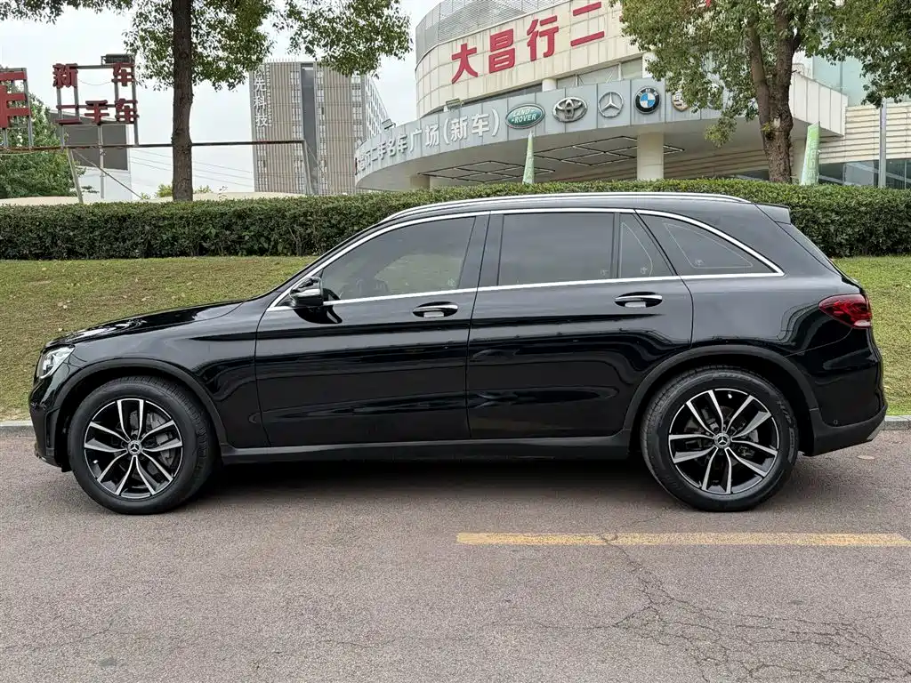Mercedes-Benz GLC 2020 Facelift GLC 260 L 4MATIC Luxury фото 3