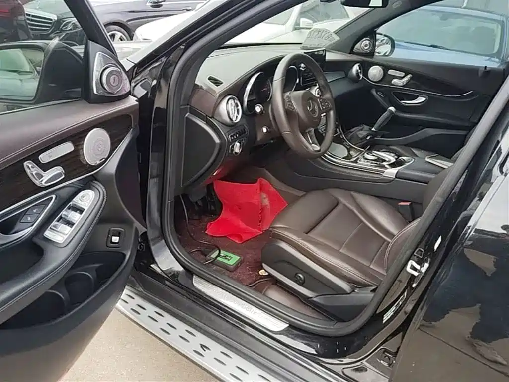 Mercedes-Benz GLC 2016 GLC 260 4MATIC Luxury фото 16