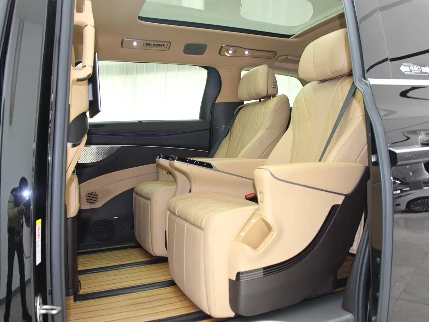 Denza D9 2025 Model DM-i Smart Drive Edition 1020 AWD Flagship фото 9