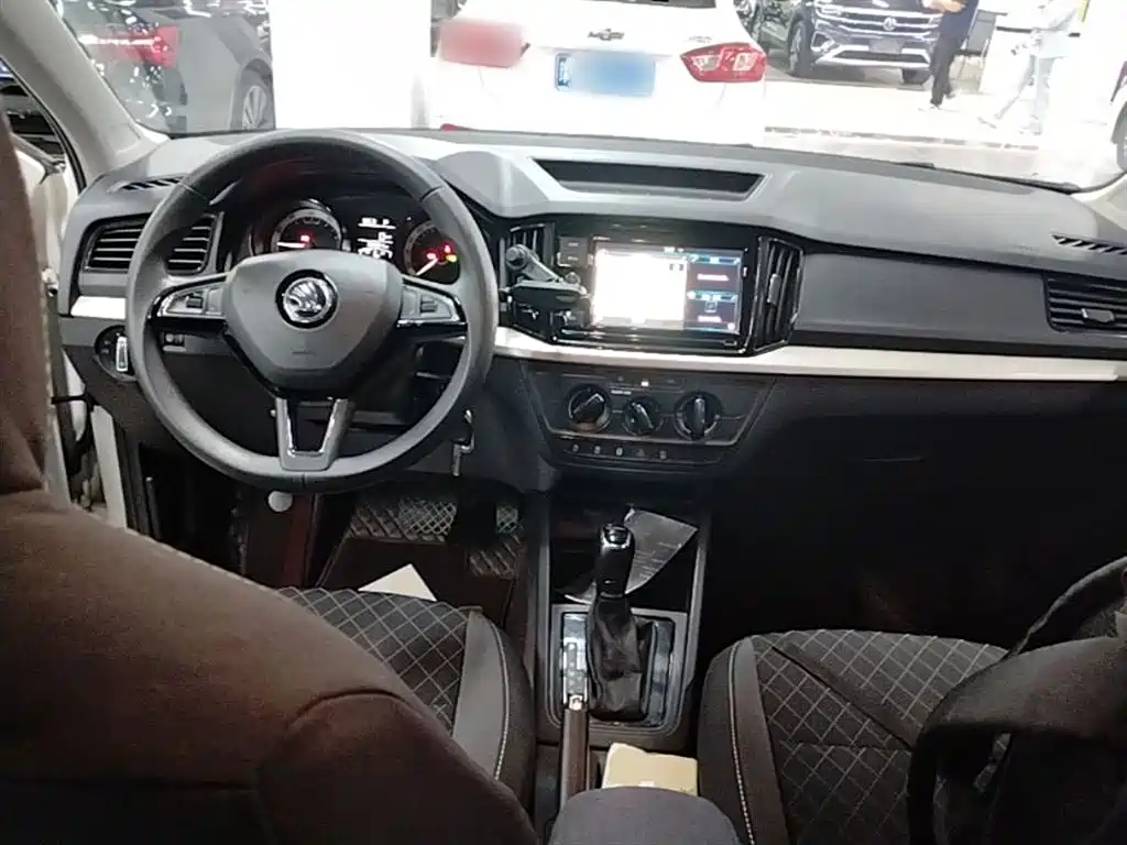 Škoda Kamiq 2018 1.5L Auto Standard Edition China V фото 6