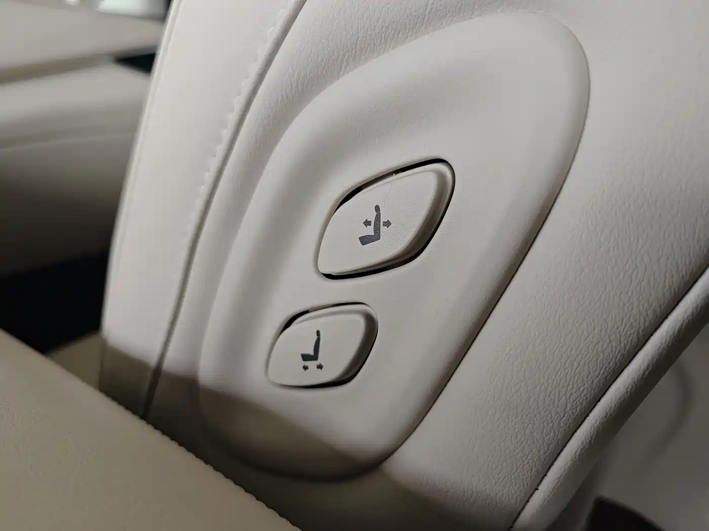 Buick Enclave 2022 652T 4WD Avenir 6-Seater фото 24