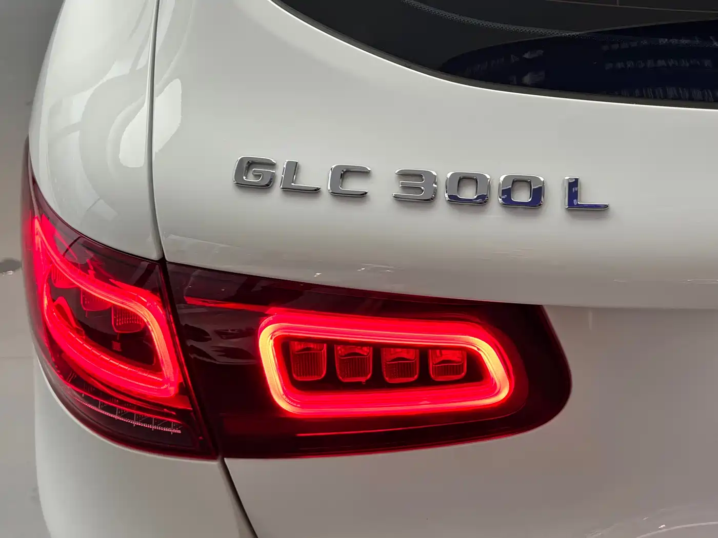 MERCEDES-BENZ GLC