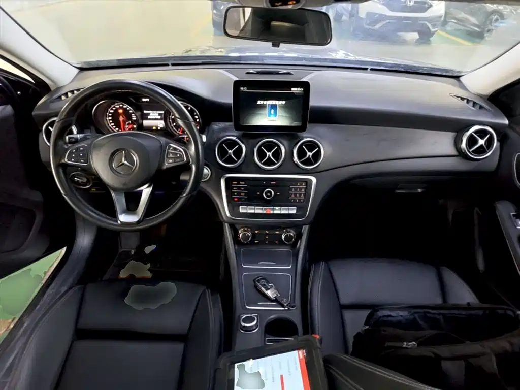 Mercedes-Benz GLA 2017 GLA 200 Dynamic фото 10
