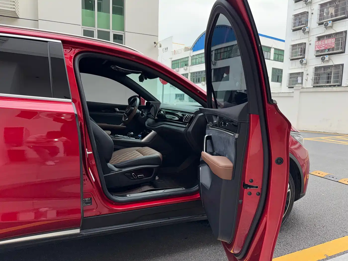 BYD Tang New Energy 2021 DM-i 112KM Premium фото 21