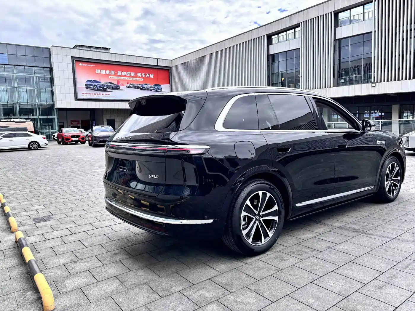 AITO Wenjie AITO M7 2026 Extended Range Ultra AWD 5-Seater фото 18