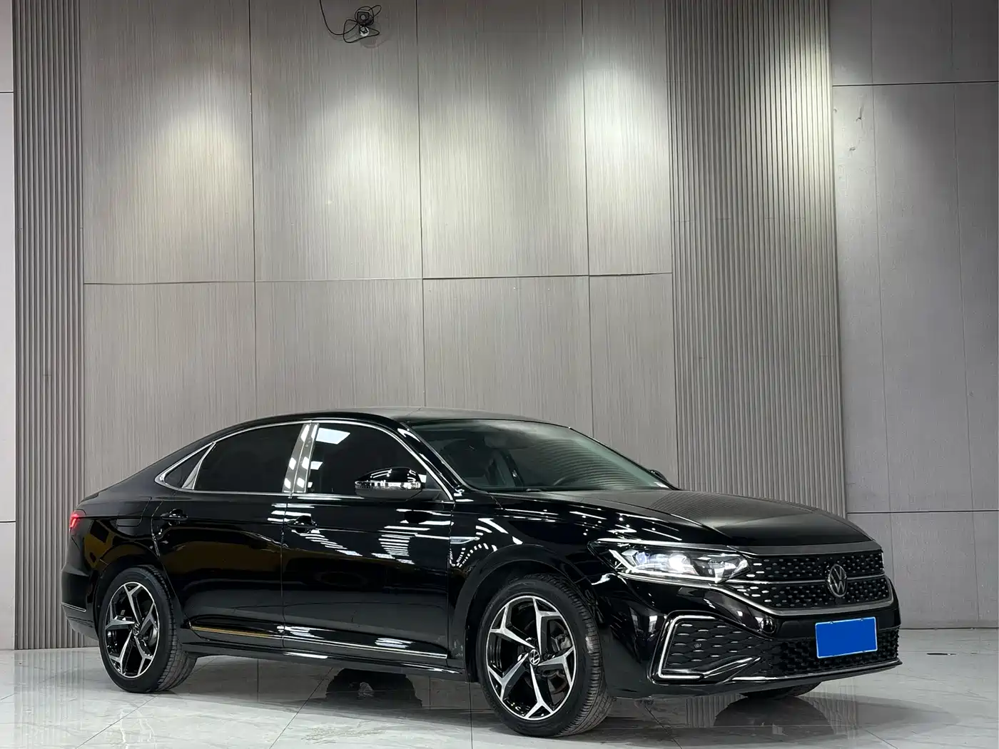 Volkswagen Passat 2024 330TSI Starlight Elite Edition фото 2