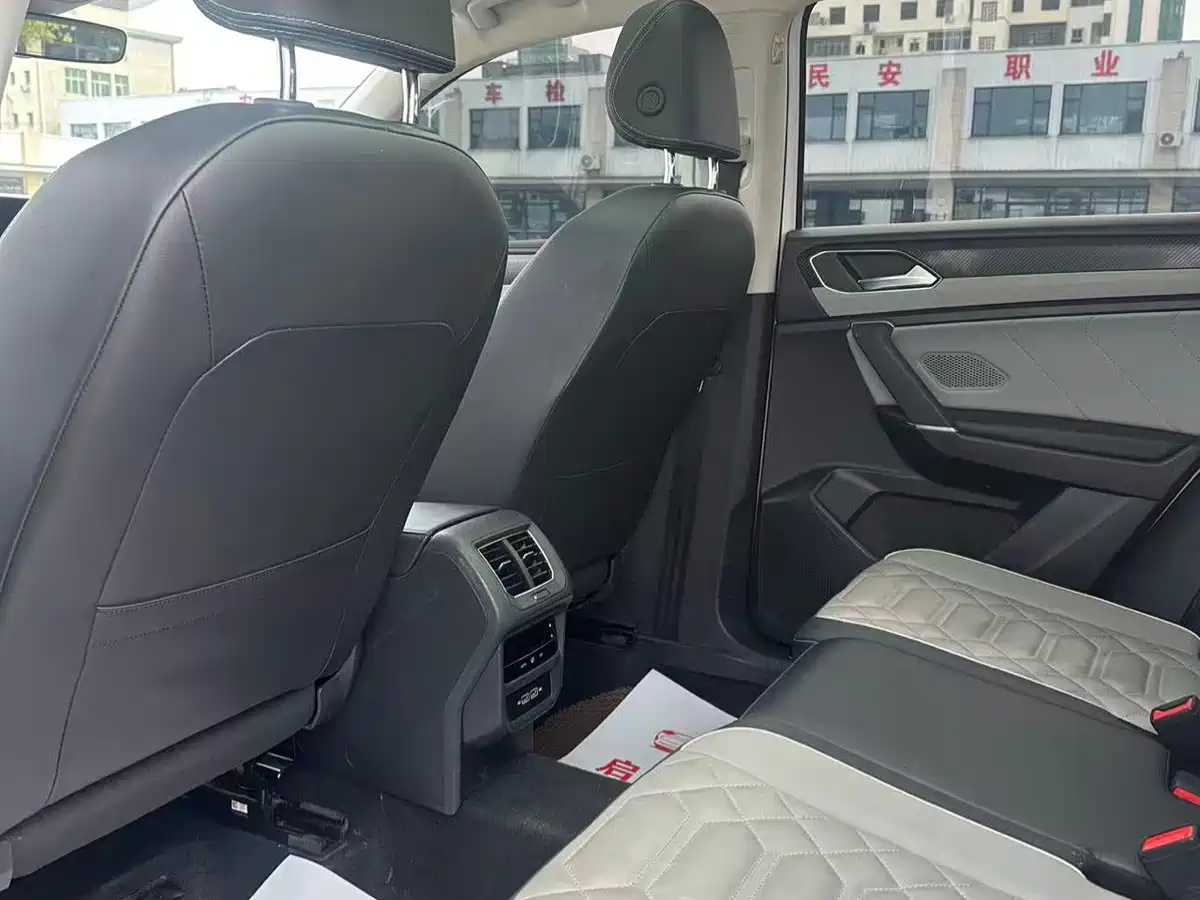 Volkswagen Tayron 2023 330TSI 2WD Luxury Plus Advanced Edition фото 10