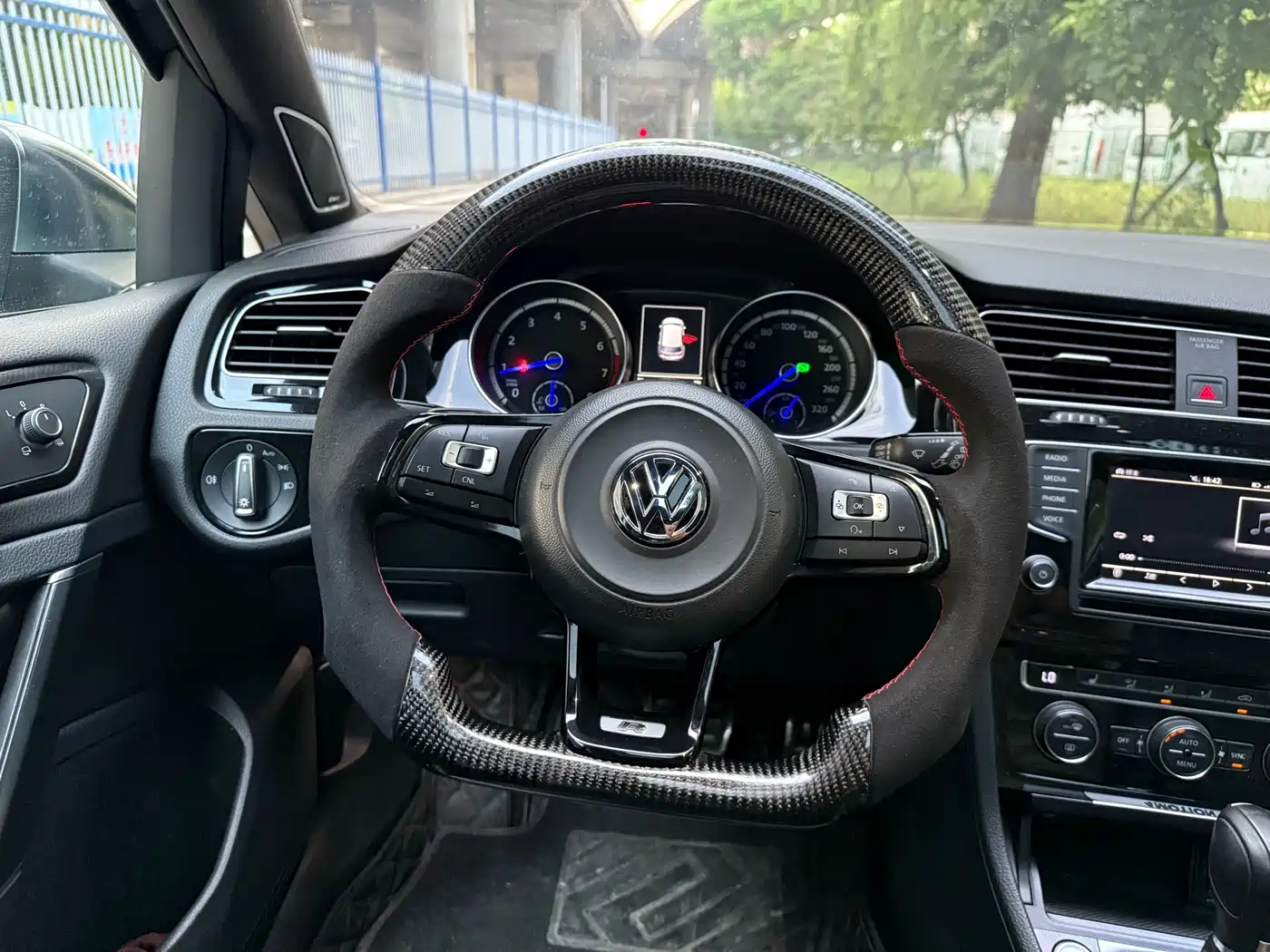 Volkswagen Golf (Import) 2015 2.0TSI R фото 13